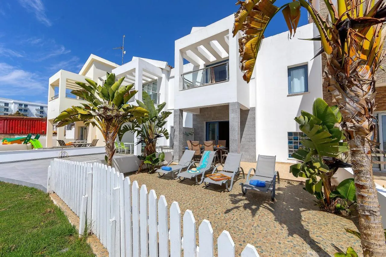 Villa Nora Protaras